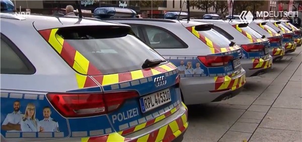 德国警方奥迪a4当警车:坐车先称重-中关村在线
