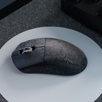 SKN朱雀惊碳 游戏鼠标 电竞复合碳纤维鼠标  三模轻量化办公鼠标 自研网页驱动 PAW3315光学传感器 玄纤黑