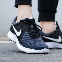 耐克（NIKE）男鞋跑步鞋2025秋冬季新款WEARALLDAY缓震运动鞋赤足休闲鞋 黑色白908988-001/革命者4 40.5