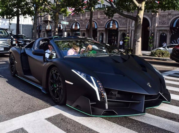 ƹVeneno Roadster