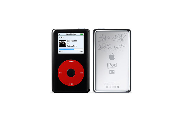 iPod U2特别版[2004]苹果公司发布了第四代iPod（黑/白及彩色屏幕）的U2特别版及第五代iPod，黑色面板搭配红色按钮，背面银色金属面板上有U2乐队全体成员签名。