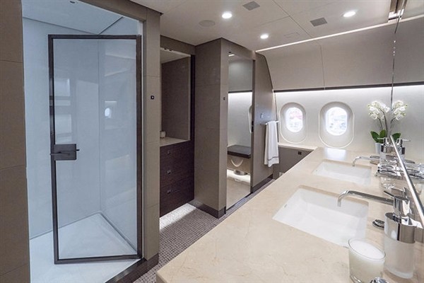 内部惊人中国土豪匿名买下最壕飞机