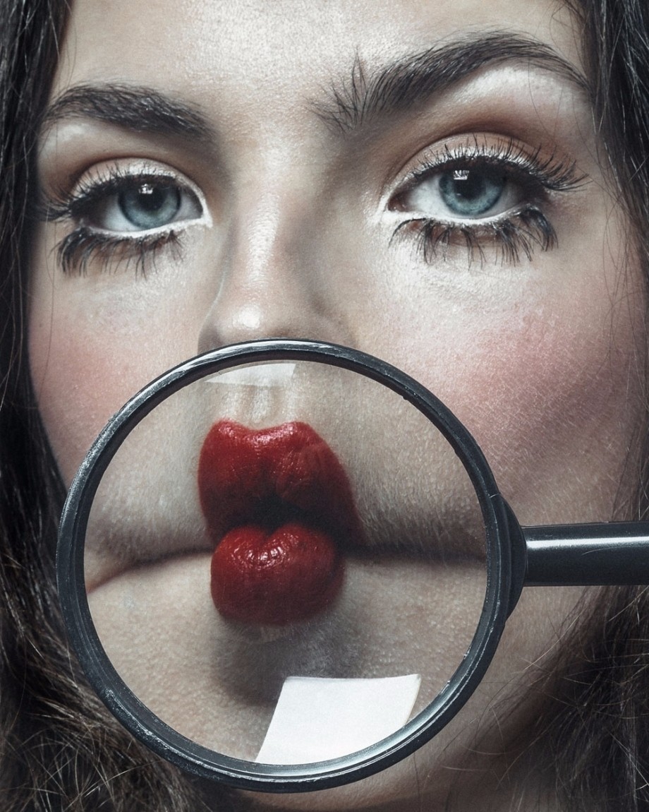 唇舌纠缠的特写拍出不一样的时尚大片