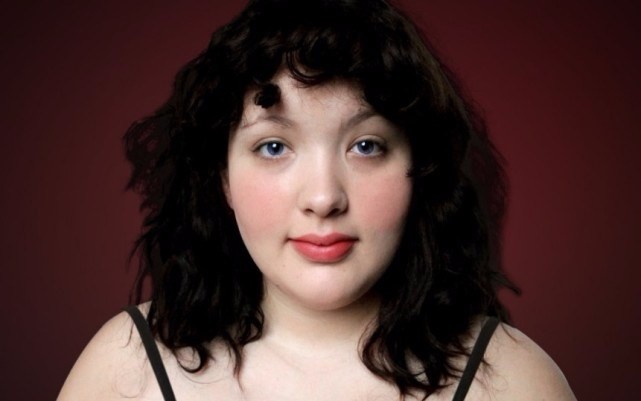 女孩把照片发给网友ps结果被玩坏了