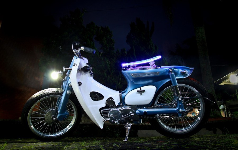 ſţHonda Supercub 800