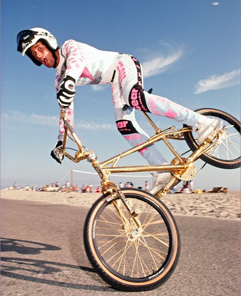ݳ:Hutch Trick24Kƽг