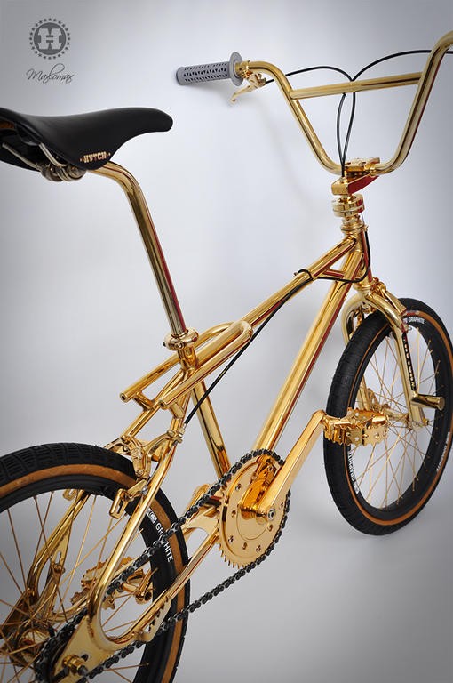 ݳ:Hutch Trick24Kƽг