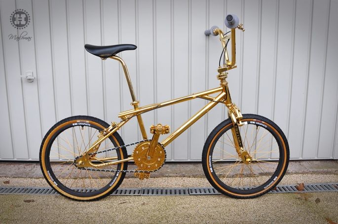 ݳ:Hutch Trick24Kƽг