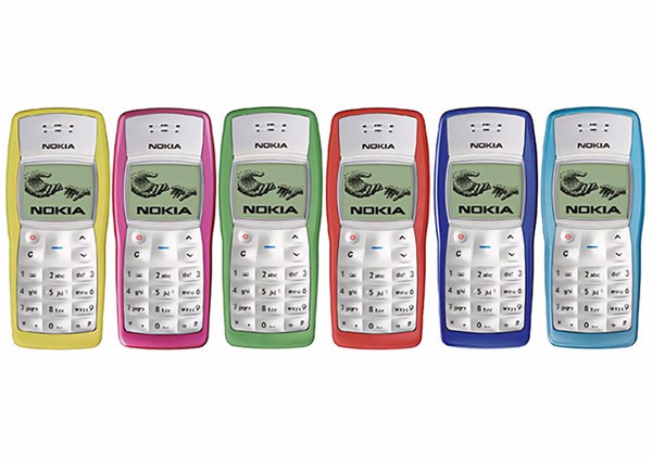2003年的诺基亚1100不仅是诺基亚，更是当时全球卖的最好的一款手机，累计销量2.5亿部。十个屌丝，九个兜里有这部手机！