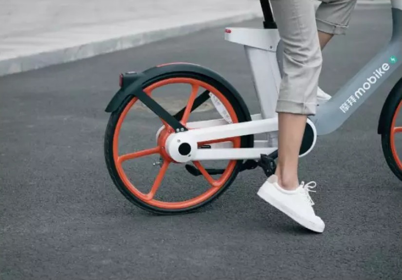 摩拜新一代电动助力车看着还挺好看的