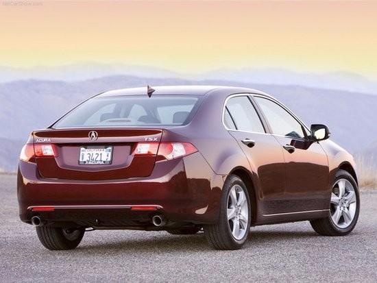 facebook ceo马克-扎克伯格虽是全球最富有的年轻人之一,但他却开着最