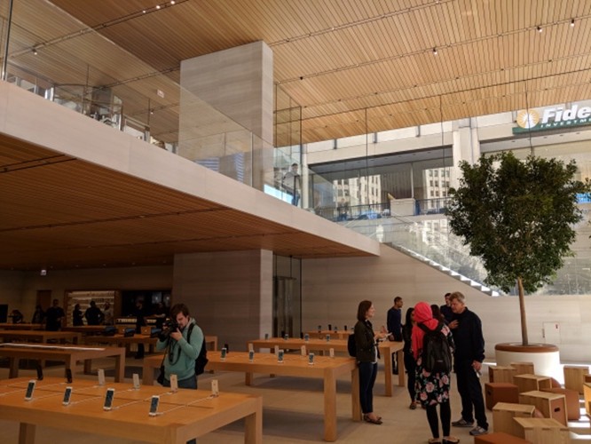 不再只是为了赚钱的苹果芝加哥旗舰店