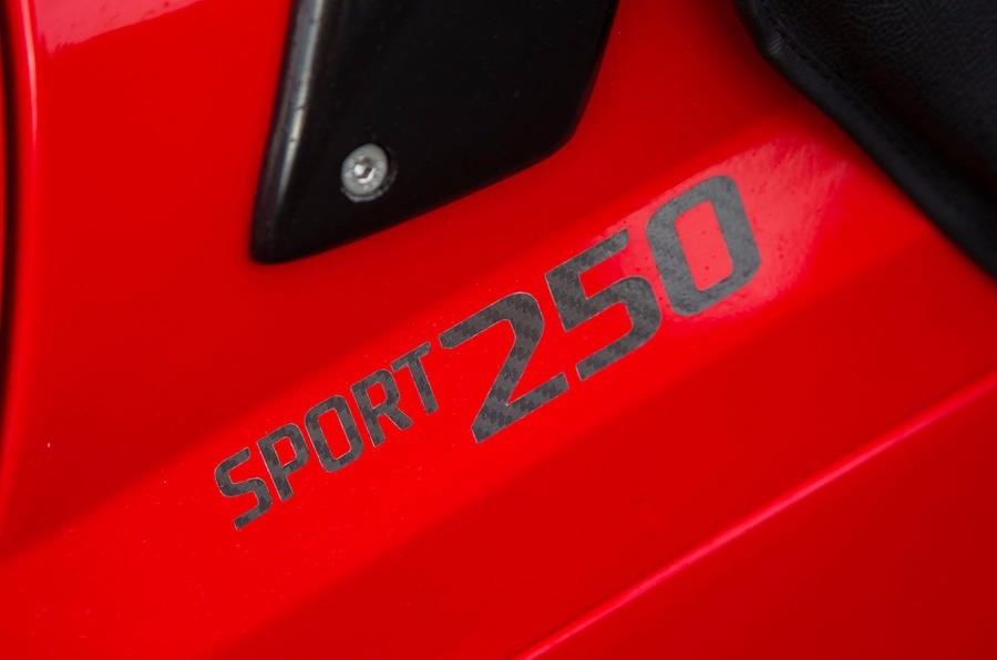 ļ Westfield Sport 250