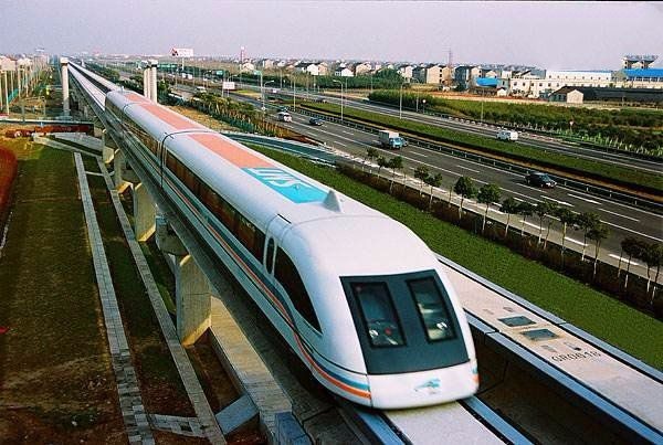 磁悬浮列车,590公里/时点击任意图片,进入读图模式中国cit500型列车
