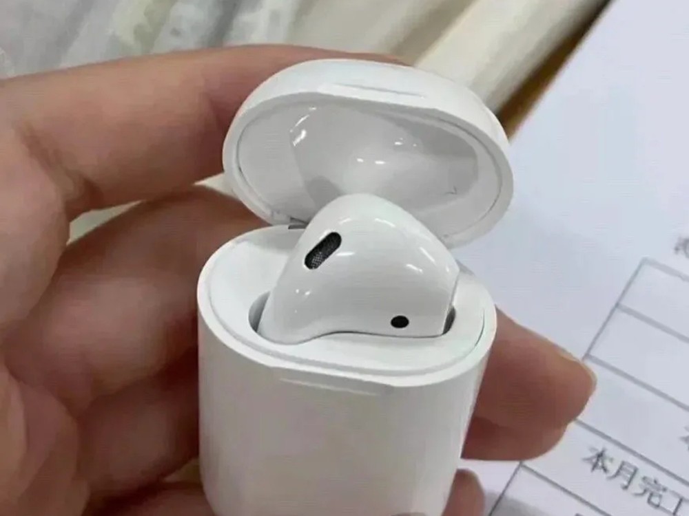 库克看了该怎么想 网友晒出AirPods单身版