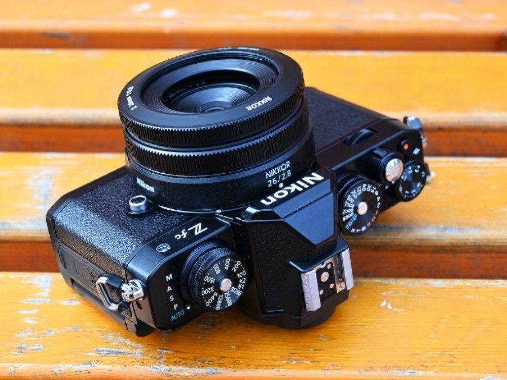 有料评测】尼克尔Z 26mm f/2.8镜头评测：强便携、高素质饼干镜头