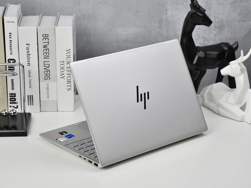惠普星Book Pro 14评测：1TB大硬盘+2.8K OLED屏 高颜值的职场利器