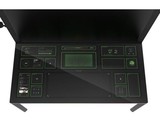 雷蛇的黑科技电脑桌 给手机无线充电/杯子加热 还有77英寸显示屏
