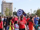UAW工会罢工结束 计划于周六恢复谈判