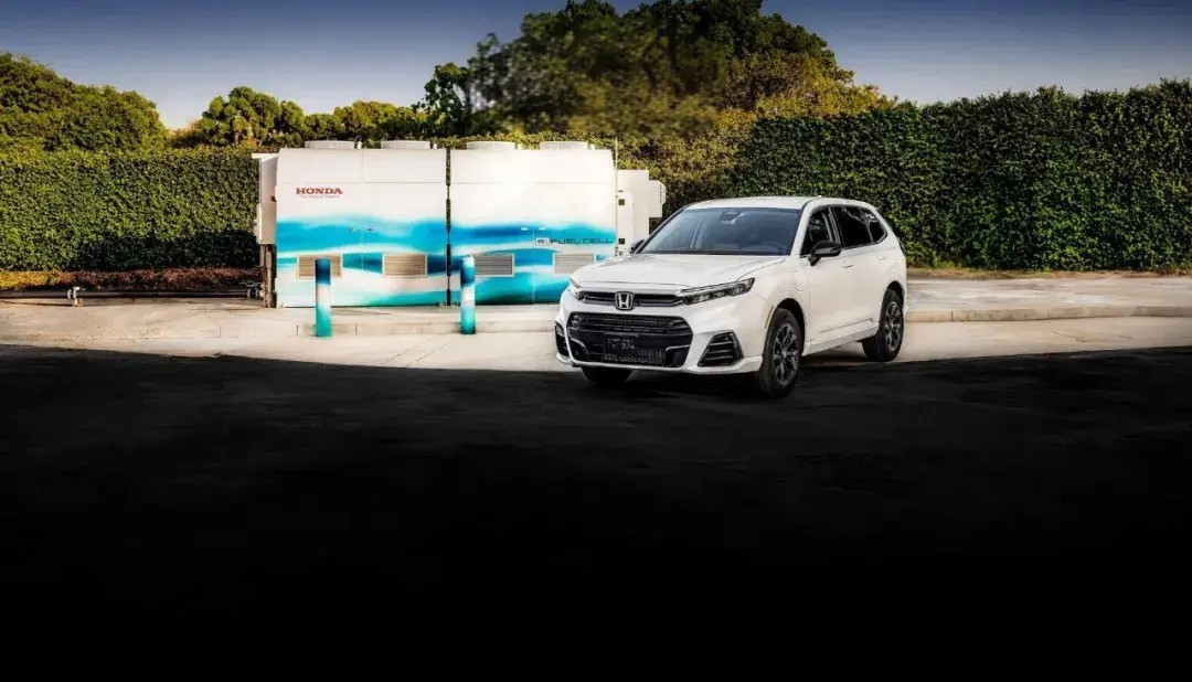 本田氢能源汽车cr-v e:fcev亮相上海,可加氢可充电 续航400km