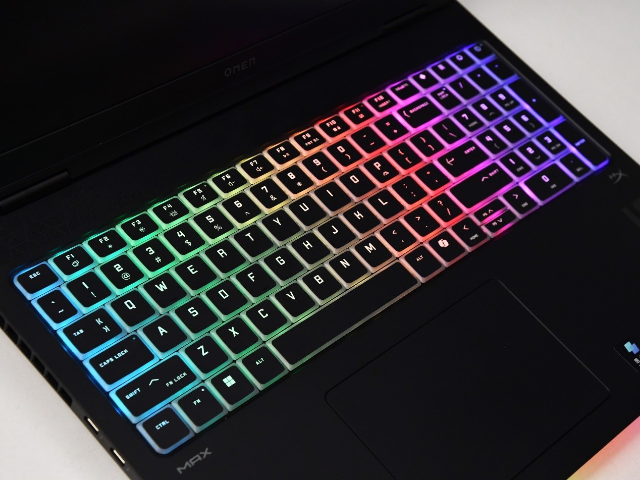 250W�����ͷ���Ϸ֡��MAX��OMEN��Ӱ����MAX����̫��