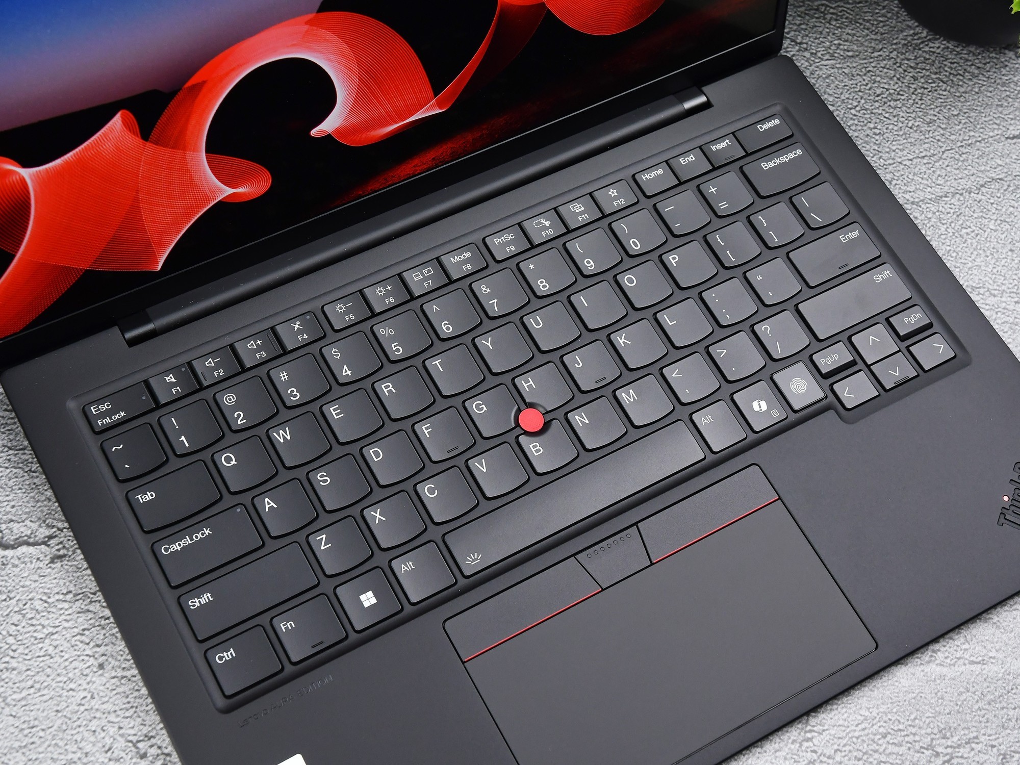 ThinkPad X1 Carbon Aura AIԪ⣺986˳ЯUltra AI PC