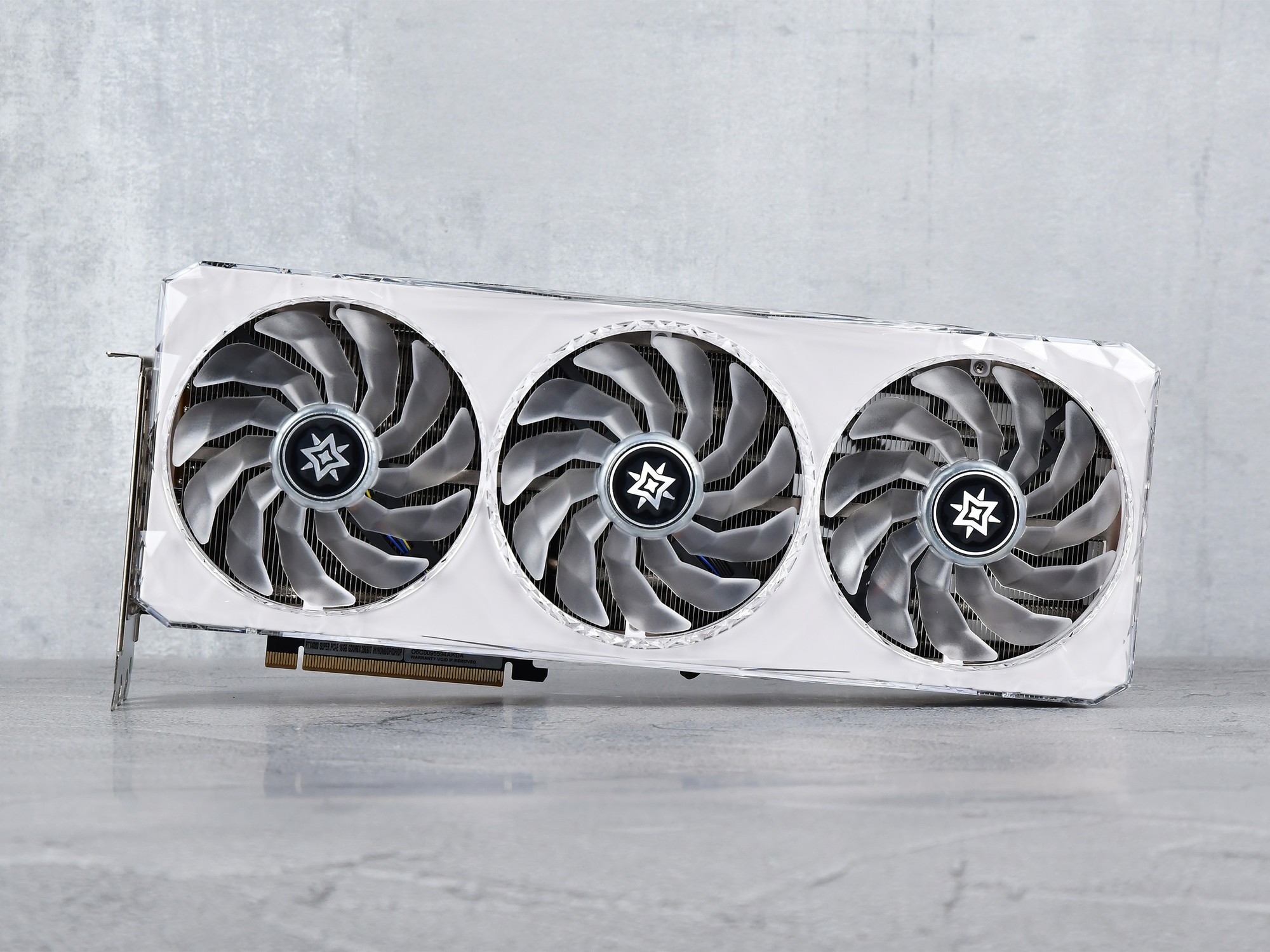 񻰣աŻãӰRTX 4080 SUPER׶ԱȲ