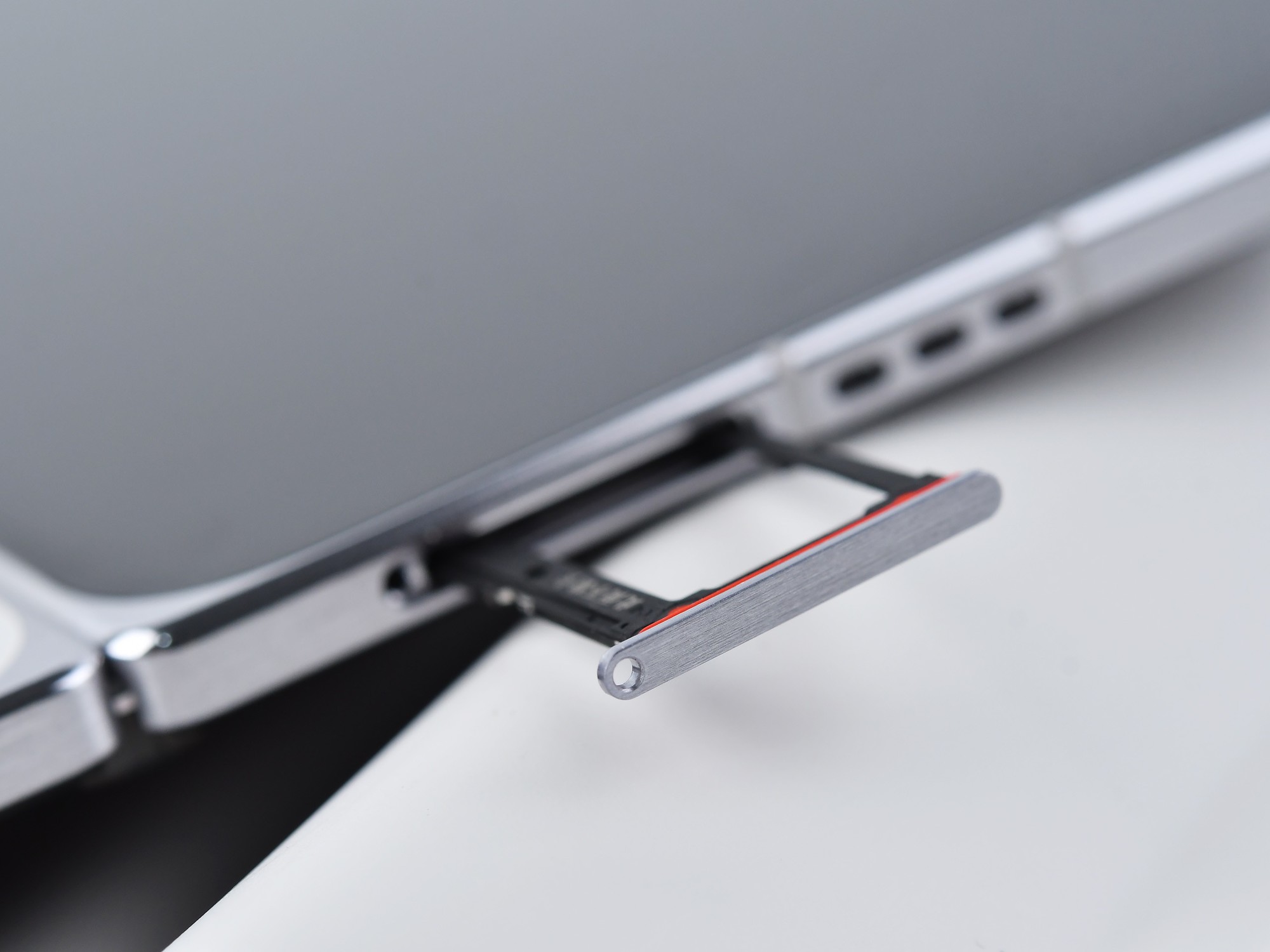 从堆料到减负,今年的大折叠为何执着于轻薄?