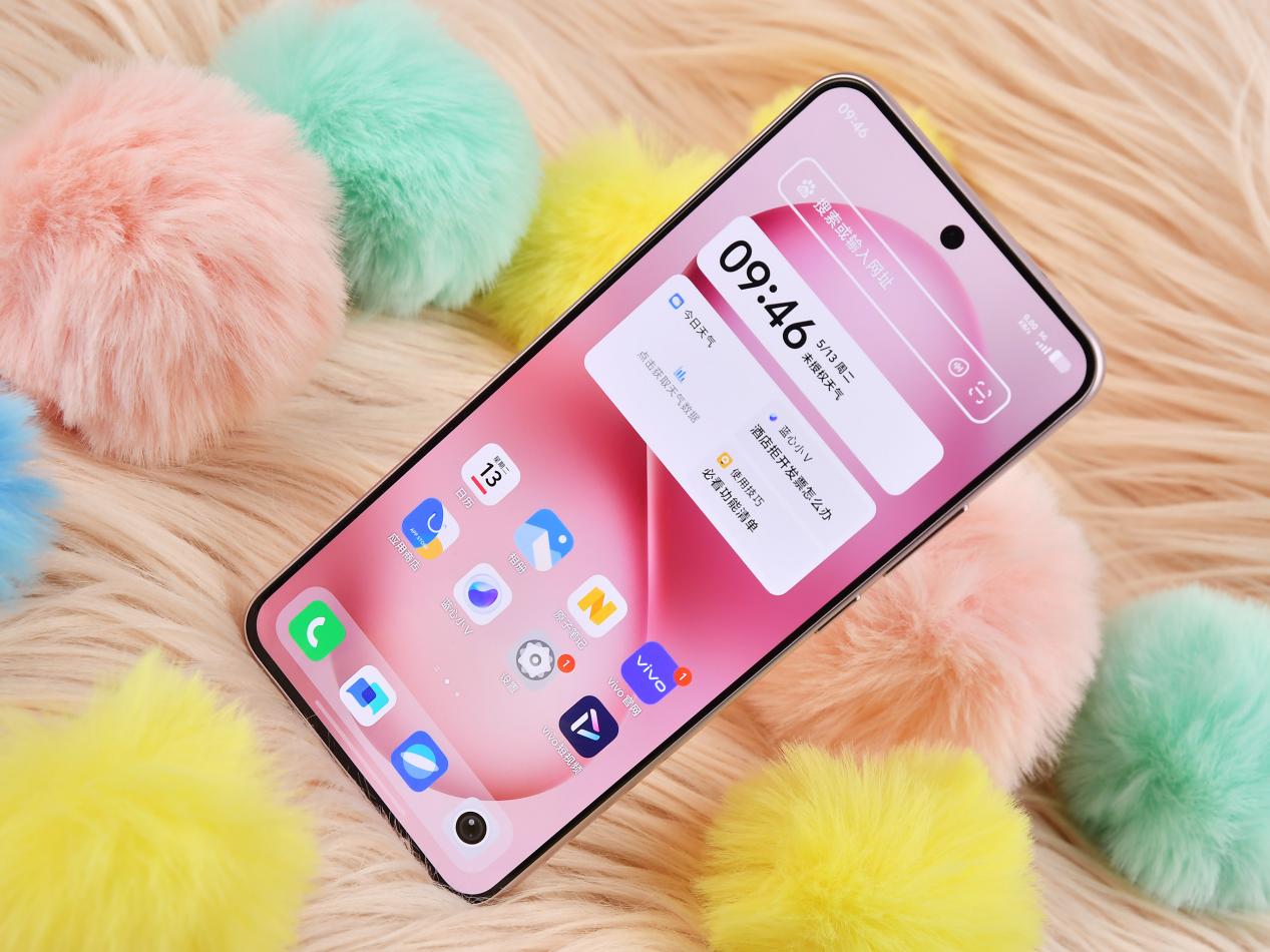 潮酷撞色设计,是vivo S30系列打开年轻市场的“秘密武器”