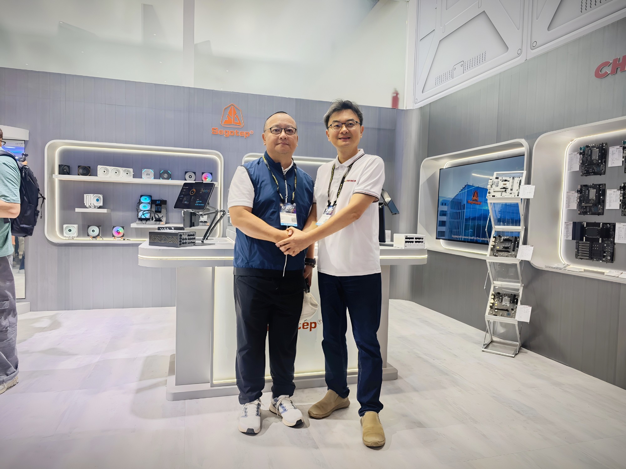 ComputeX2025عˣAI˳ӿƷչ˼