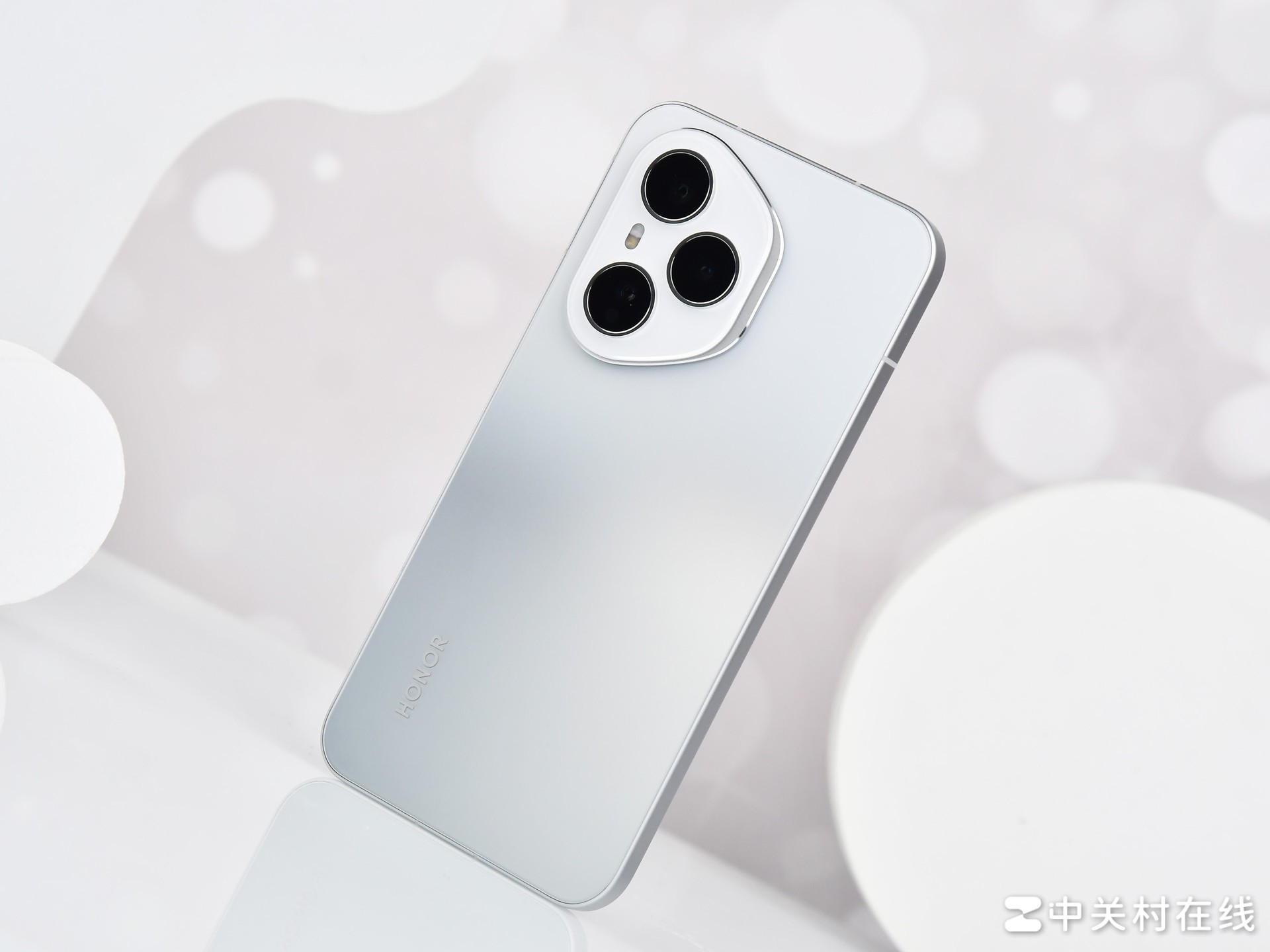 ҫ400 Pro⣺2ڳд¶ƶӰ