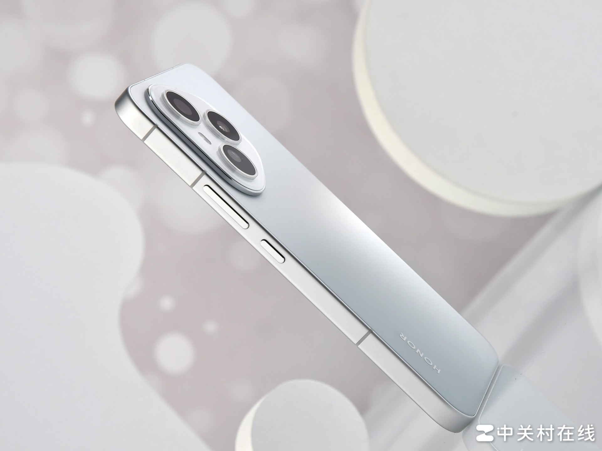 ҫ400 Pro⣺2ڳд¶ƶӰ