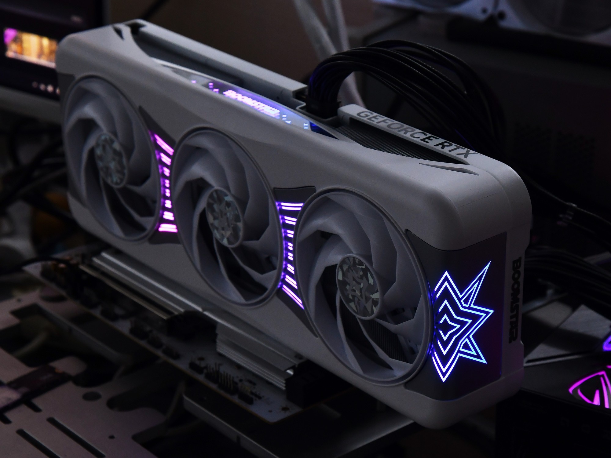 ӰGeForce RTX 5070 TiLUNA OC ԿҲģ黯