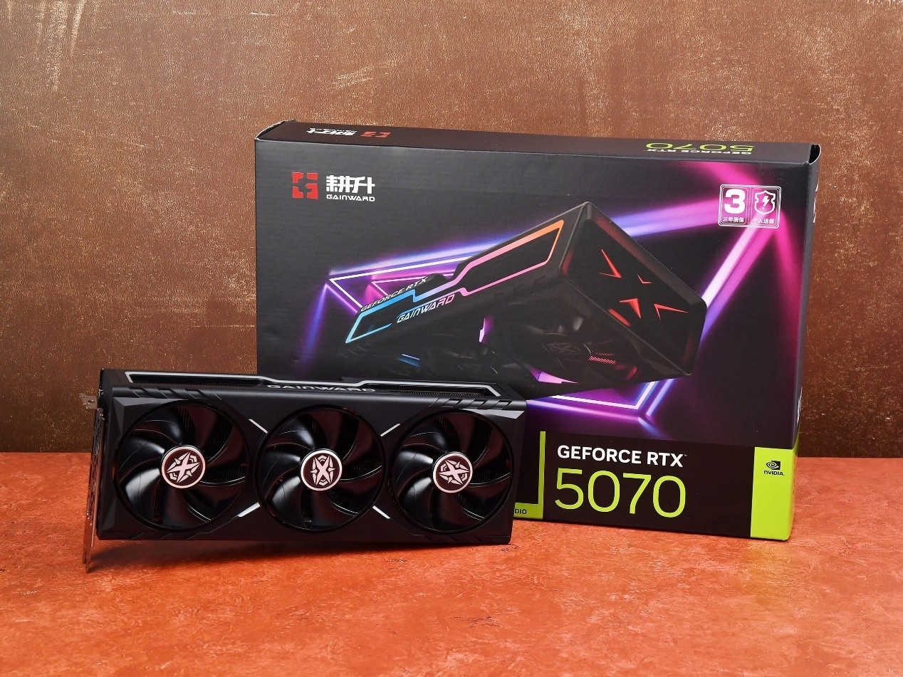 2KϷ鳬 GeForce RTX 5070 ŹOC