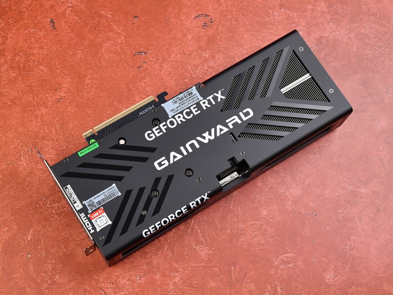 2KϷ鳬 GeForce RTX 5070 ŹOC