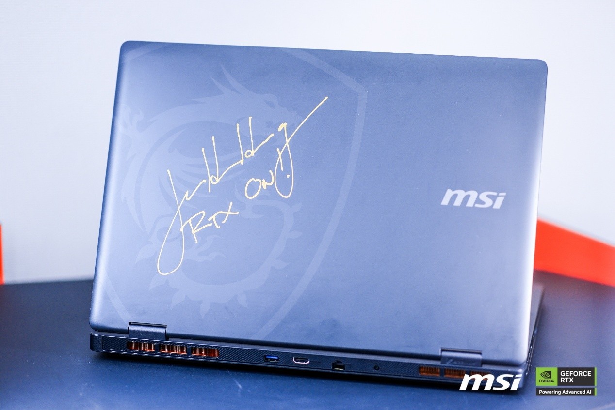 ��������ѡ��΢�ǵ����� ΢��RTX50ϵ�ʼǱ���Ʒ��ͨ�ἰ�����л�ع�