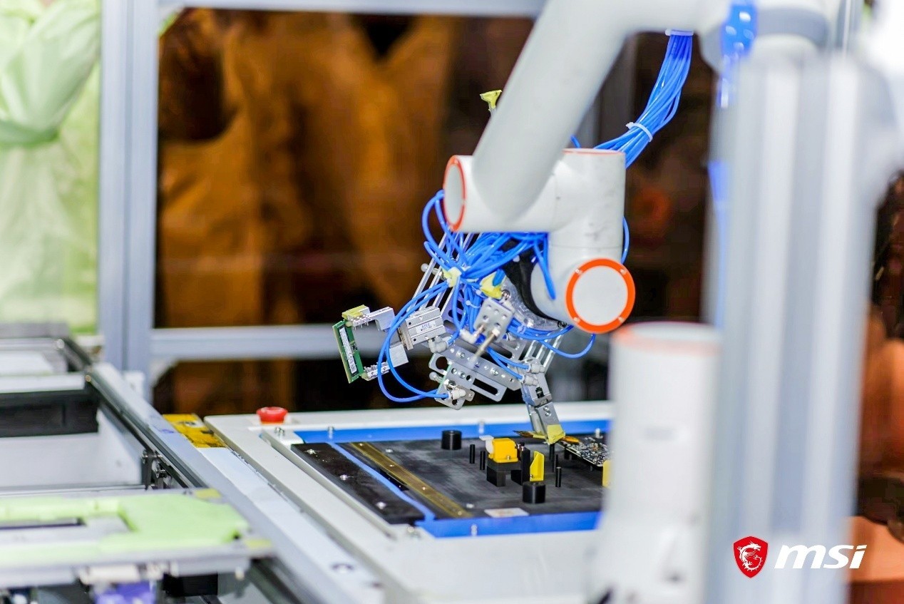 ��������ѡ��΢�ǵ����� ΢��RTX50ϵ�ʼǱ���Ʒ��ͨ�ἰ�����л�ع�