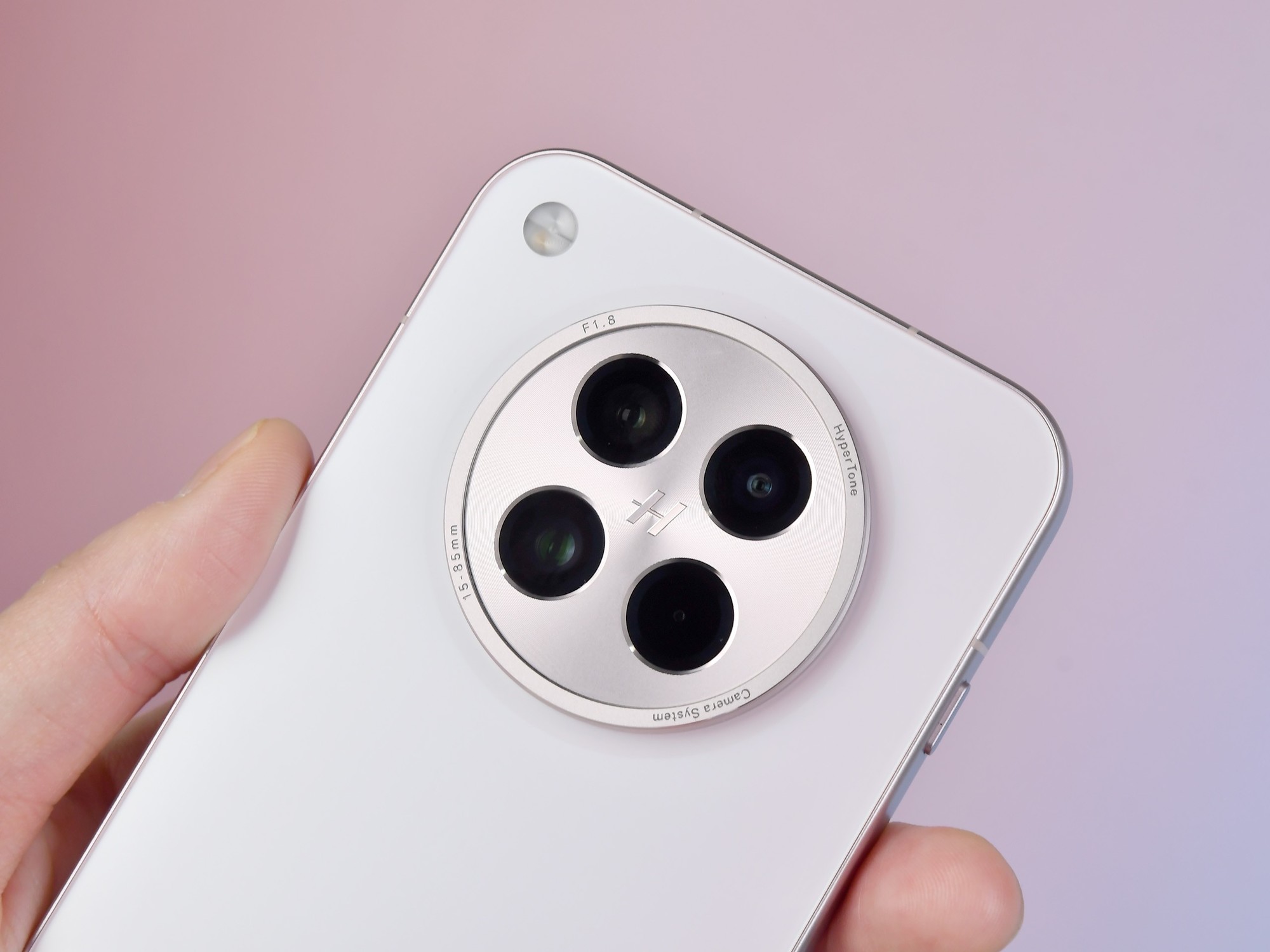 轻薄小直屏的“版本答案” OPPO Find X8s外观设计解析