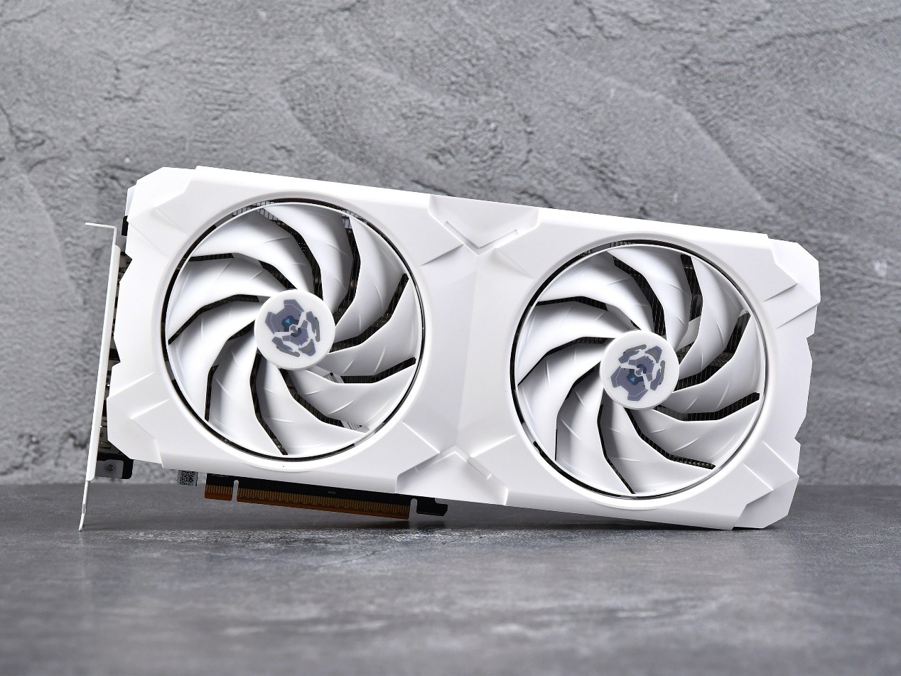 VASTARMOR Radeon RX 9070 GREϽɫײ⣺Լ۱ȳԽRTX 5070