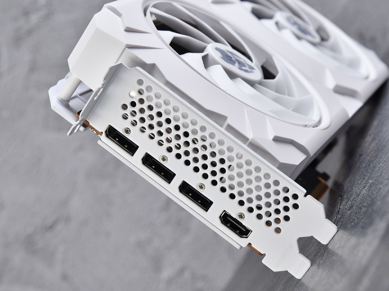 VASTARMOR Radeon RX 9070 GREϽɫײ⣺Լ۱ȳԽRTX 5070