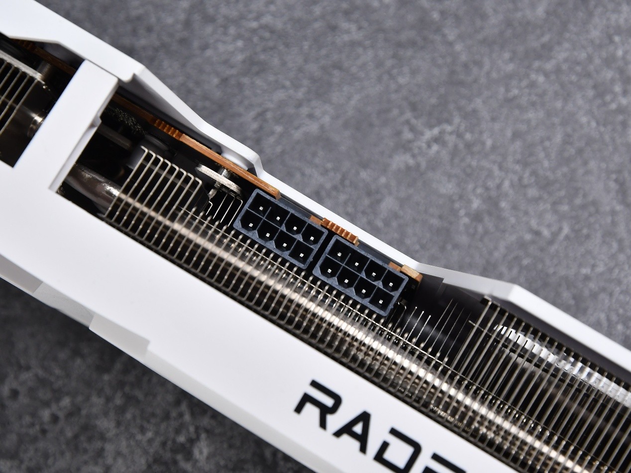 VASTARMOR Radeon RX 9070 GREϽɫײ⣺Լ۱ȳԽRTX 5070