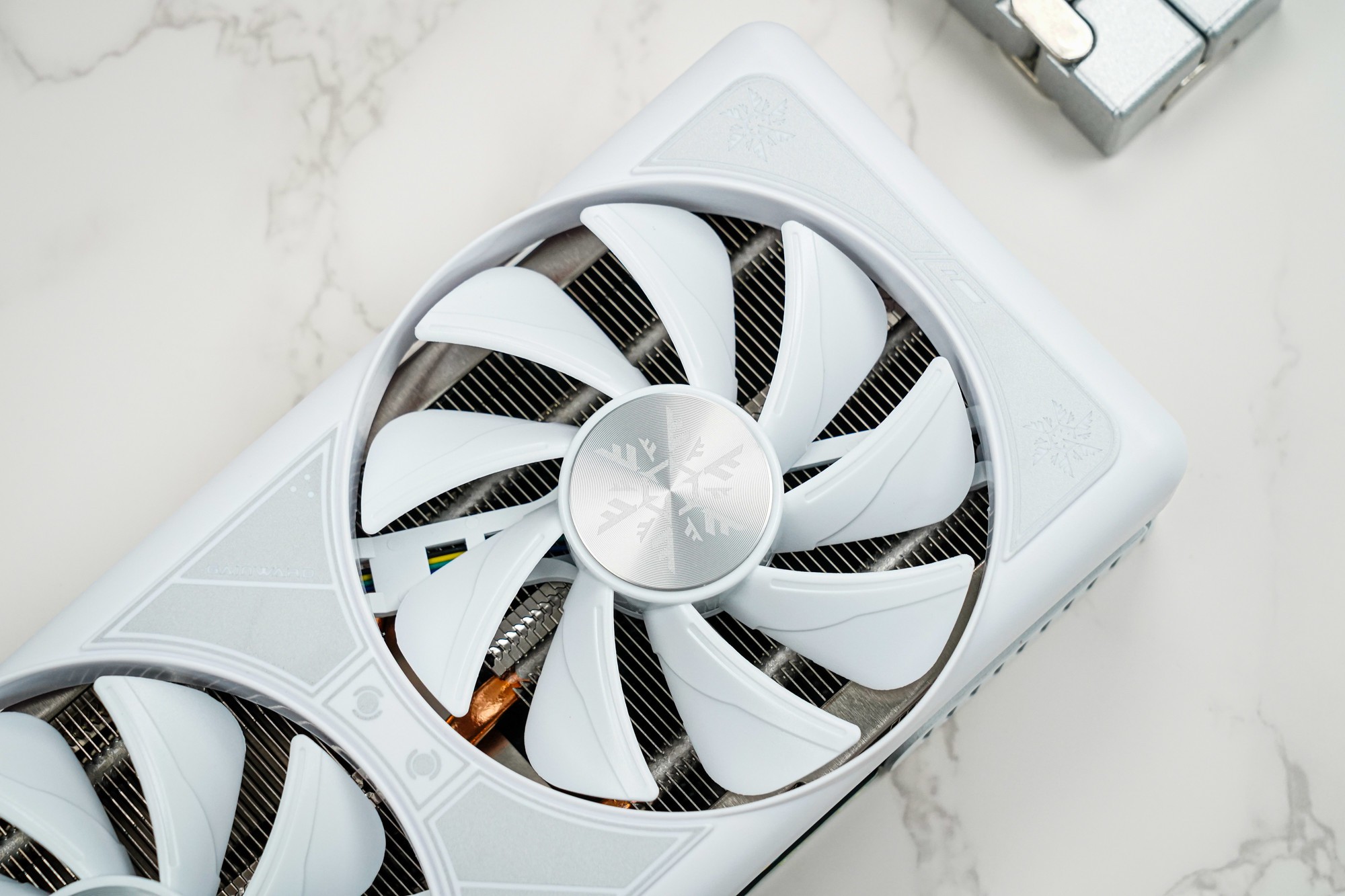 RTX 4070 SUPER ̤ѩMiniԿ ITX