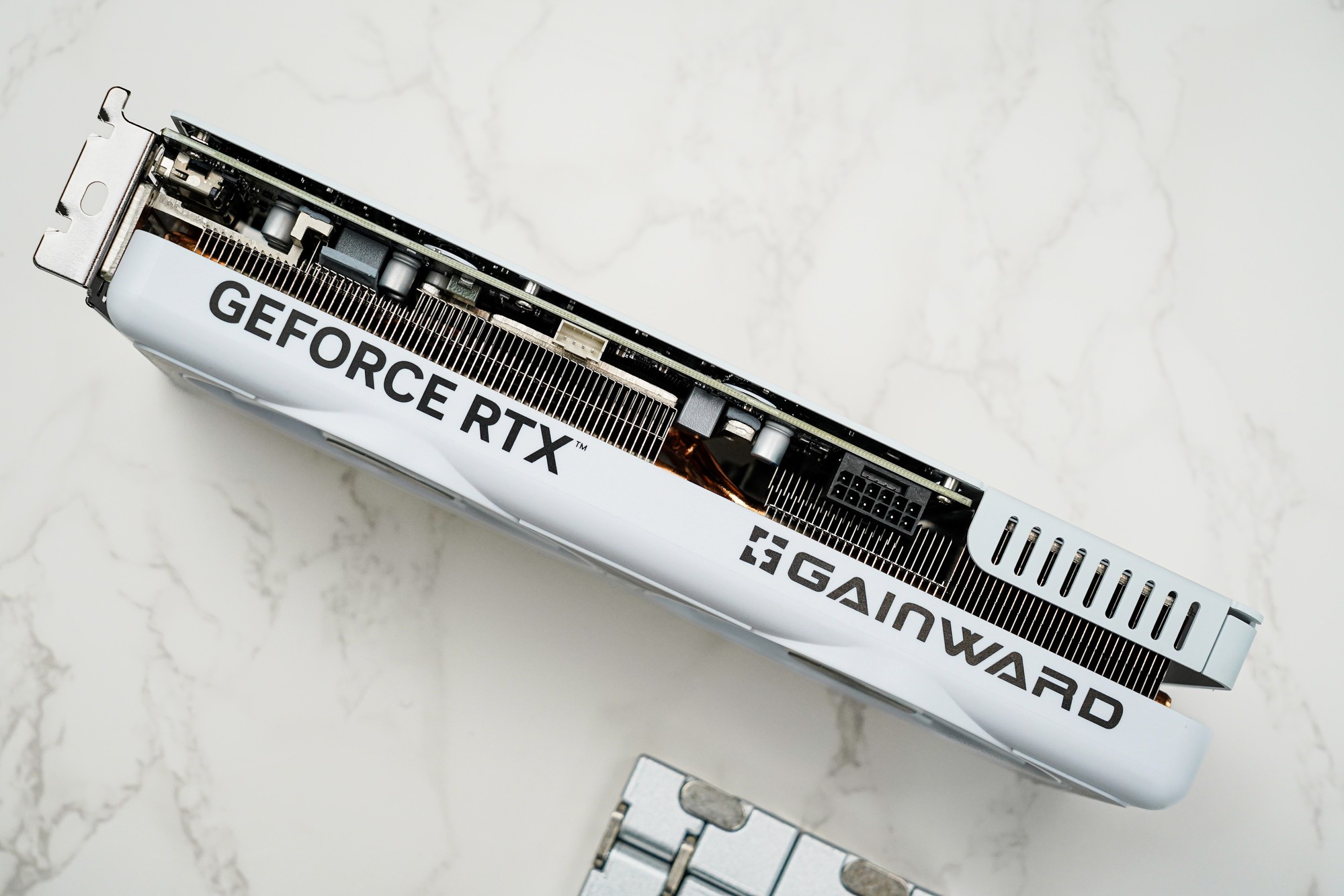 RTX 4070 SUPER ̤ѩMiniԿ ITX