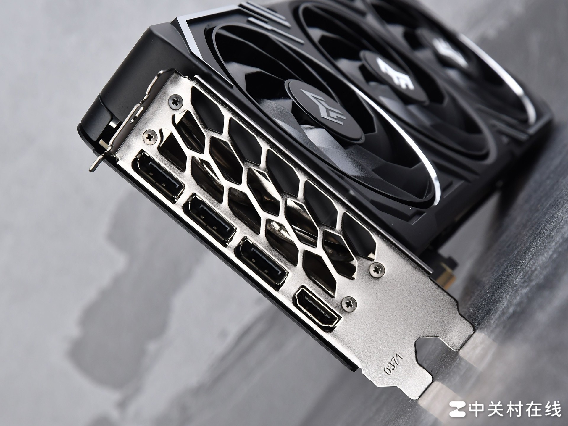  ӰRTX 5060 Ti ʦڽԿ ɢȾ 