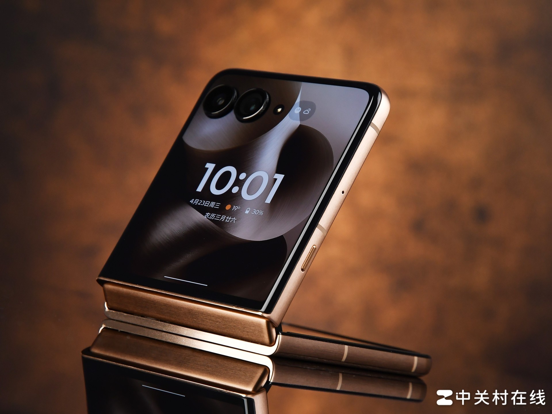 联想moto razr 60 Ultra AI元启版评测 旗舰体验，折于掌心