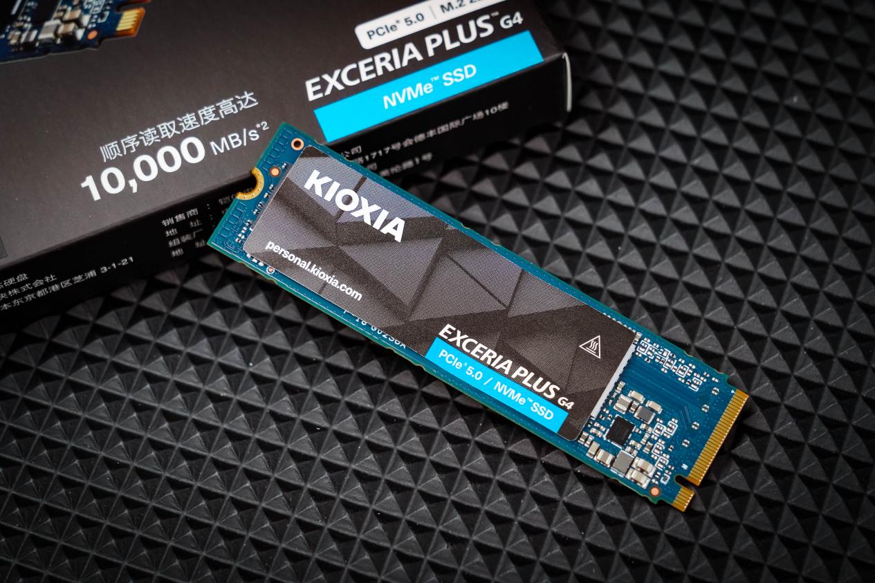 EXCERIA PLUS G4̬Ӳ⣺辶 ЧPCIe5.0Ӳµ䷶