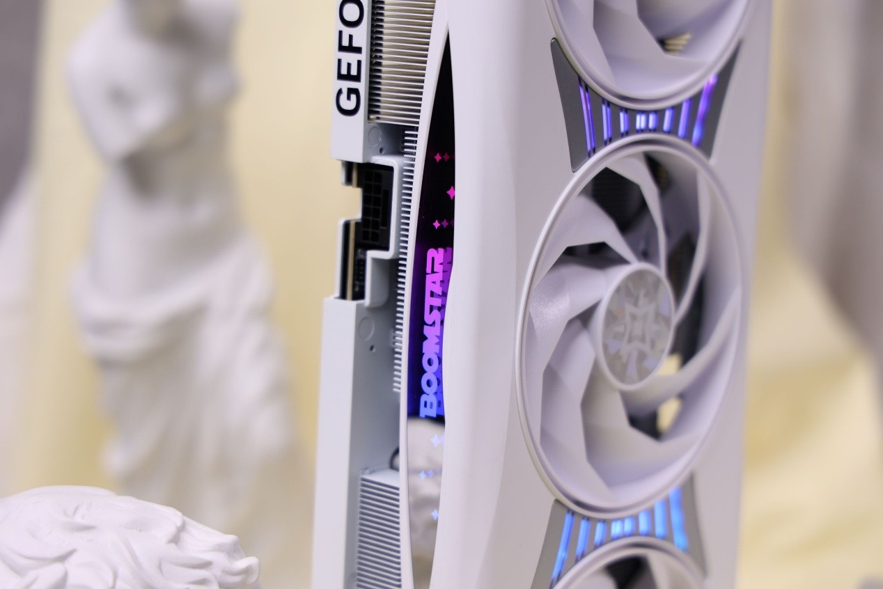 Ǿ磡  ӰGeForce RTX 5070 Ti LUNA OCԿ