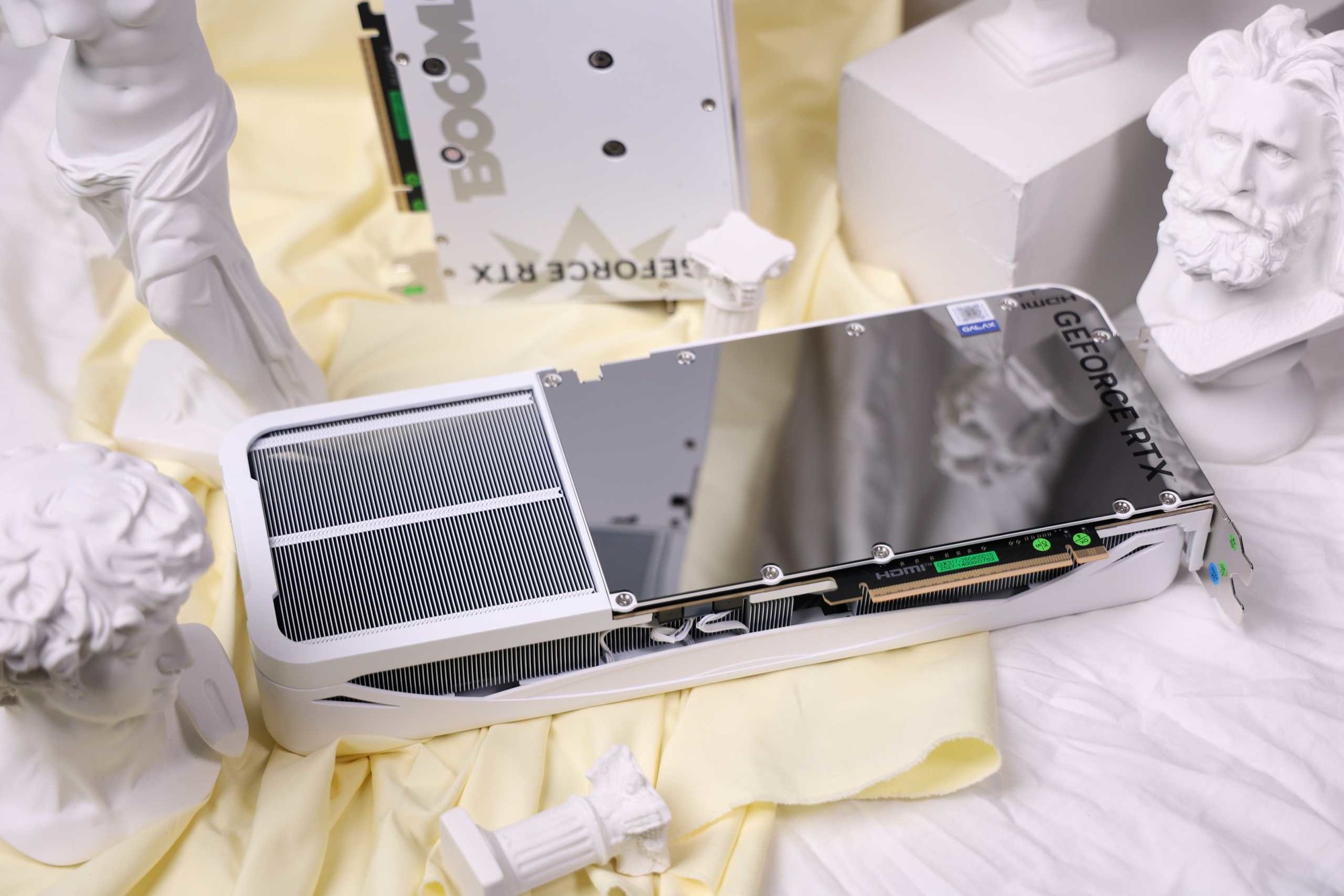 Ǿ磡  ӰGeForce RTX 5070 Ti LUNA OCԿ