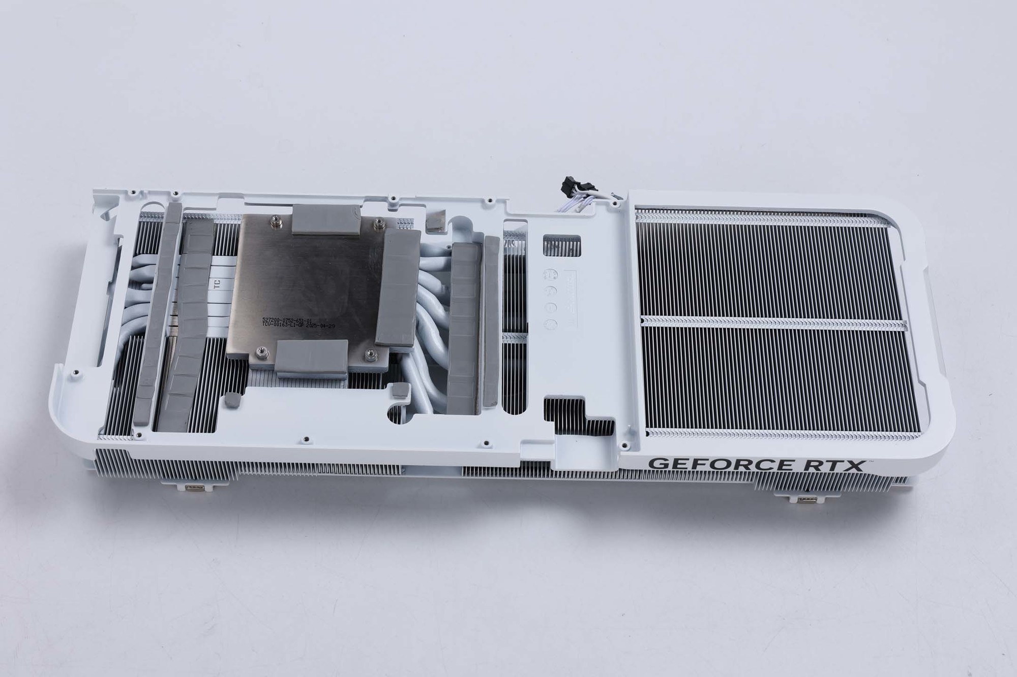 Ǿ磡  ӰGeForce RTX 5070 Ti LUNA OCԿ