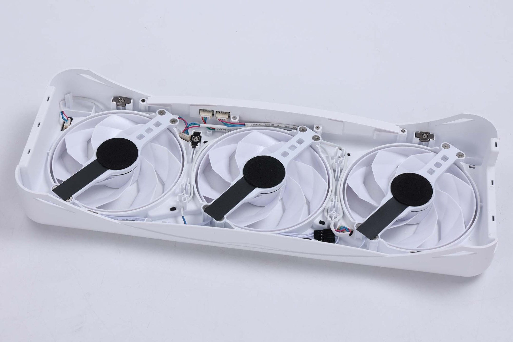 Ǿ磡  ӰGeForce RTX 5070 Ti LUNA OCԿ